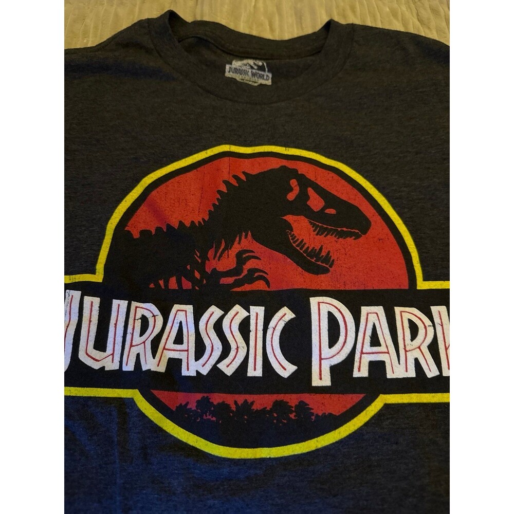 Jurassic Park shirt - Picture 2 of 4